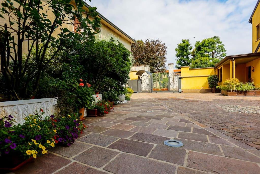 Prestigioso Appartamento Di 70Mq Vicino Milano 莱尼亚诺 外观 照片