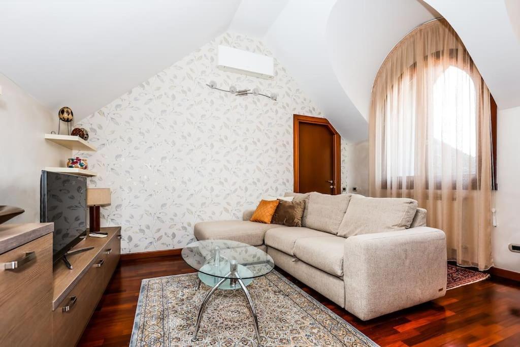Prestigioso Appartamento Di 70Mq Vicino Milano 莱尼亚诺 外观 照片